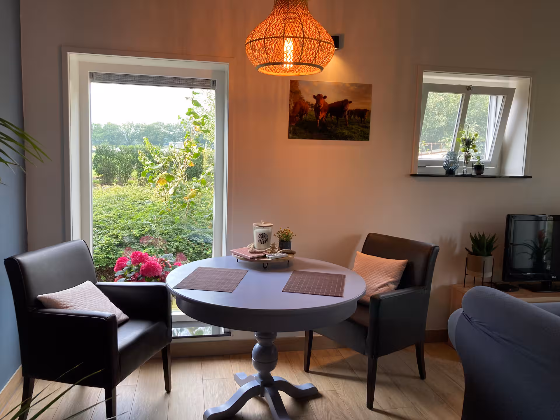 Garden and covered outdoor space of Bed & Boerderij Groenlo