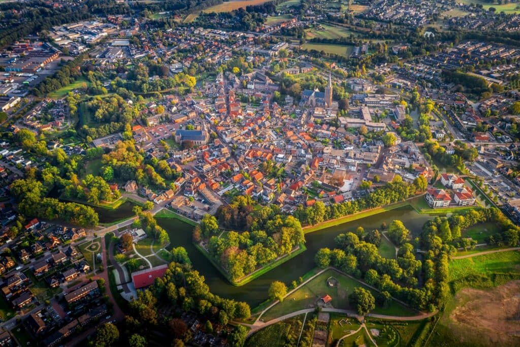 Luchtfoto van vestingstad Groenlo in de Achterhoek, Gelderland